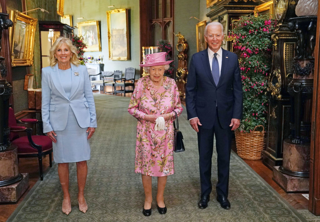 A királynő teára látta vendégül Joe Biden amerikai elnököt és a feleségét, Jill Bident 