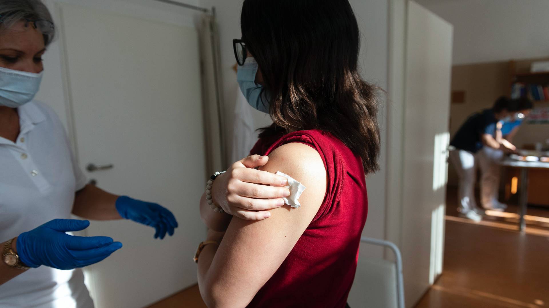 Prof. Szekanecz: a koronavírus, és nem a védőoltás okozhat autoimmun betegséget