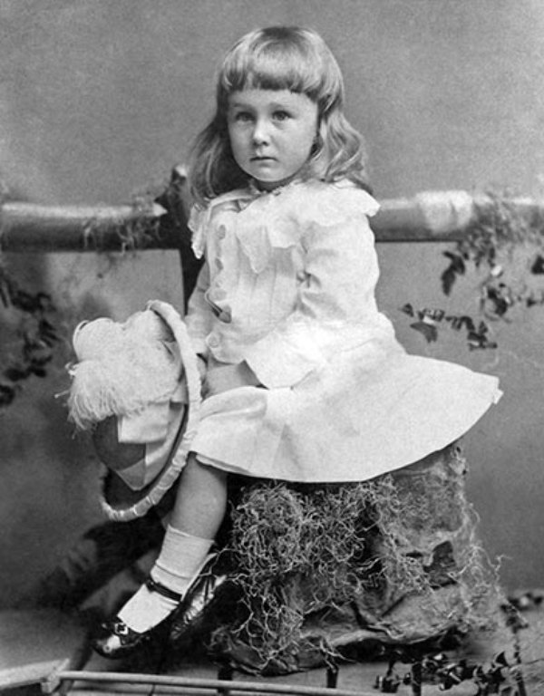 Franklin Delano Roosevelt kétéves korában (fotó: Wikipedia)