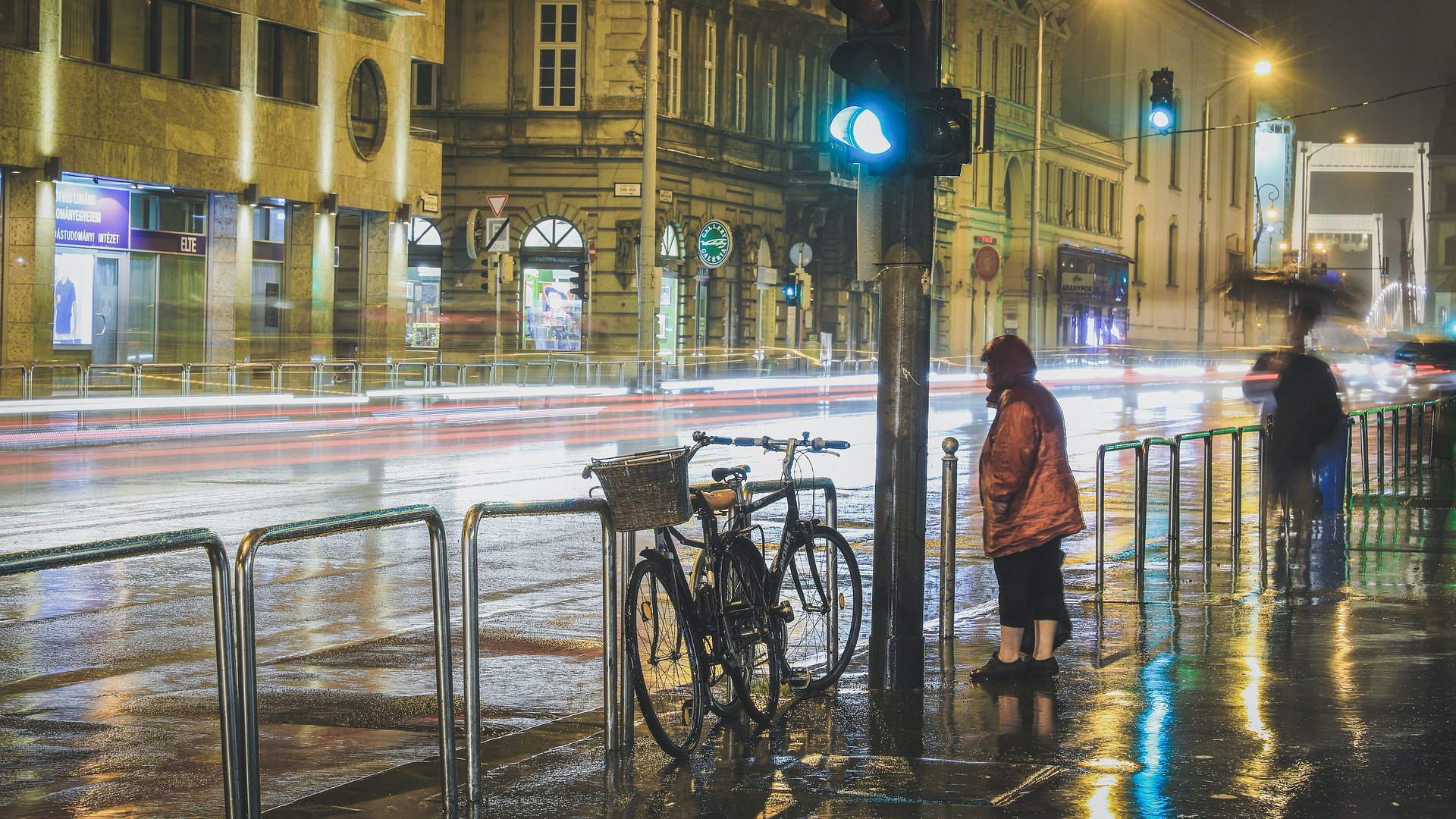 Budapeste este esőben