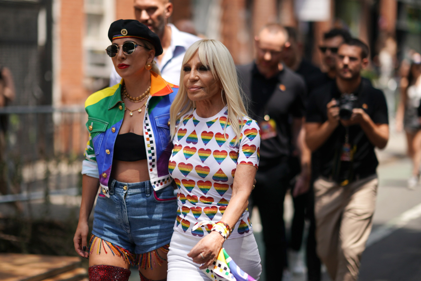 Lady Gaga és Donatella Versace egy 2019-es Pride ünnepségen New York-ban. 