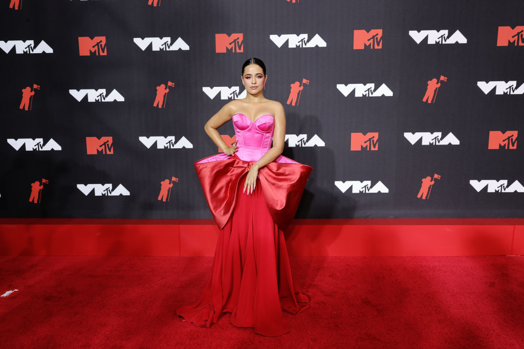 Camila Cabello meseszép ruhában vonult az MTV VMA 2021 vörös szőnyegén