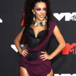 Doja Cata vörös szőnyegen is látványos szerttben pózolt az MTV VMA díjátadója előtt