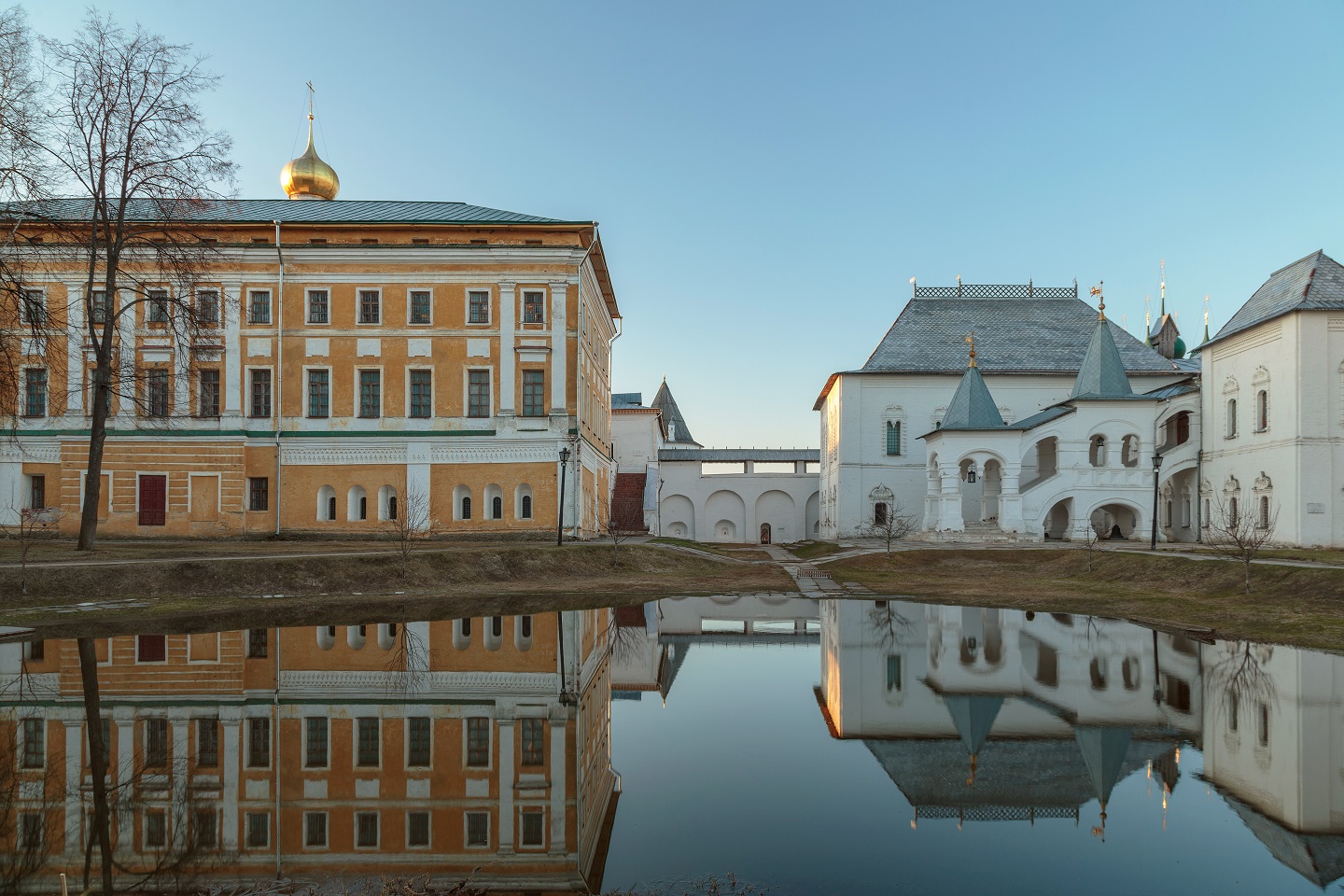 A rosztovi kreml, a régi metropolitai székhely (fotó: Wikipedia)