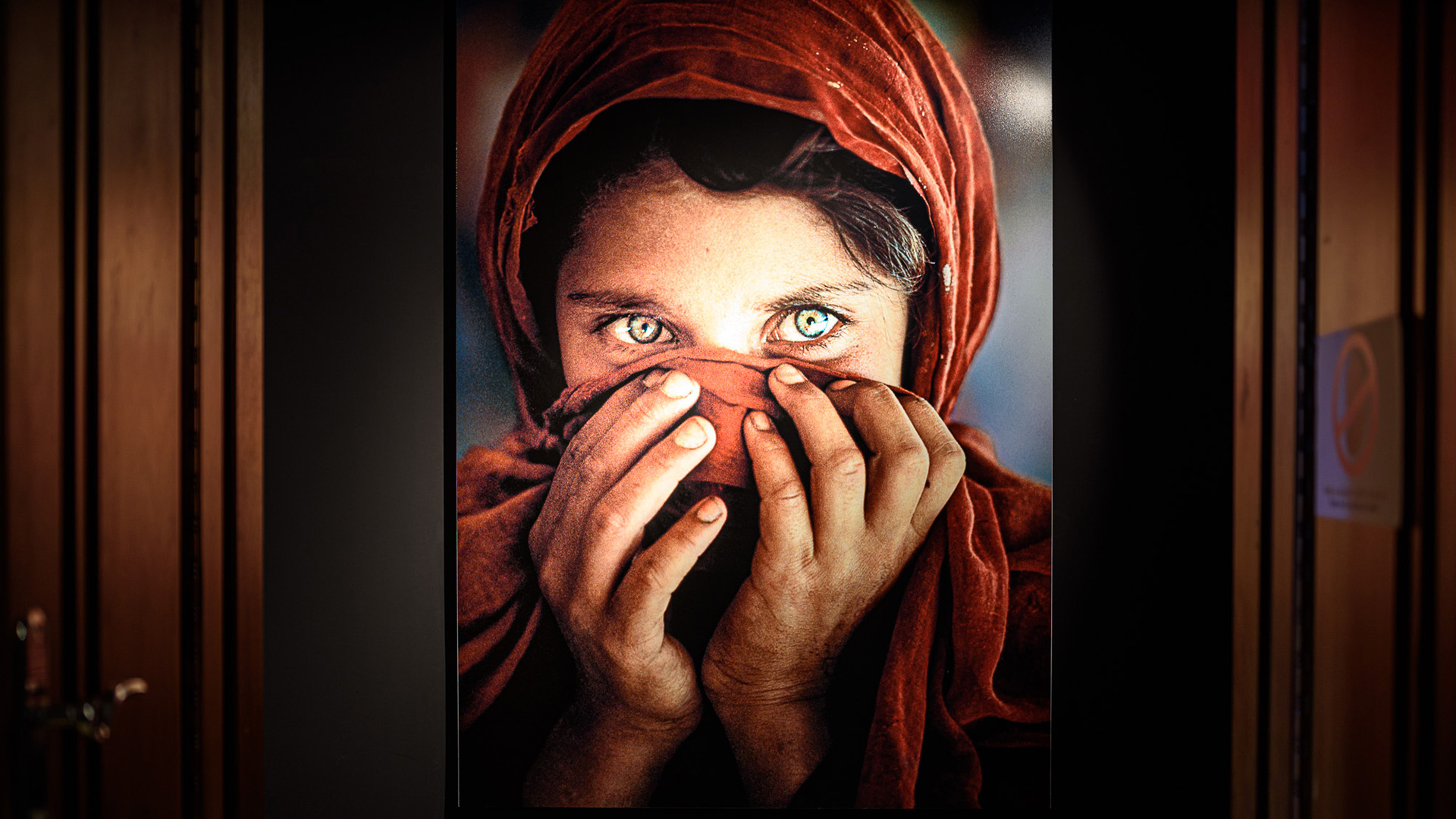 Steve McCurry Afgán lány című fotója