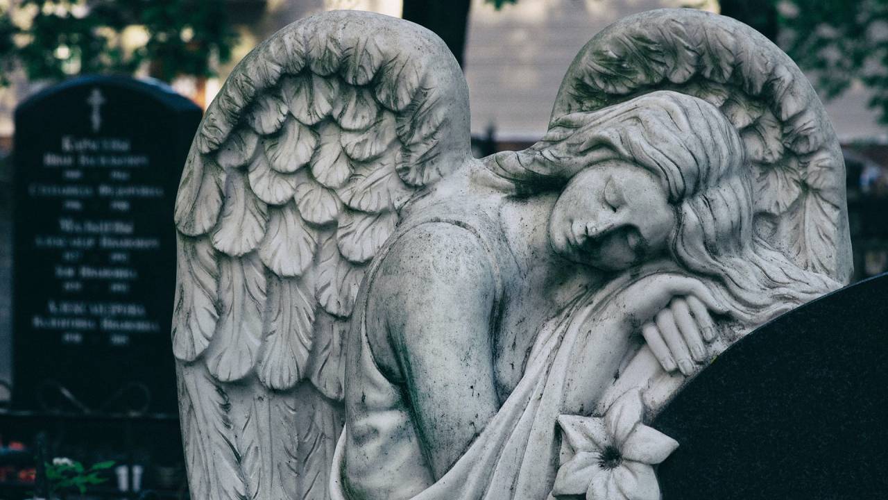 angyal sírkövön