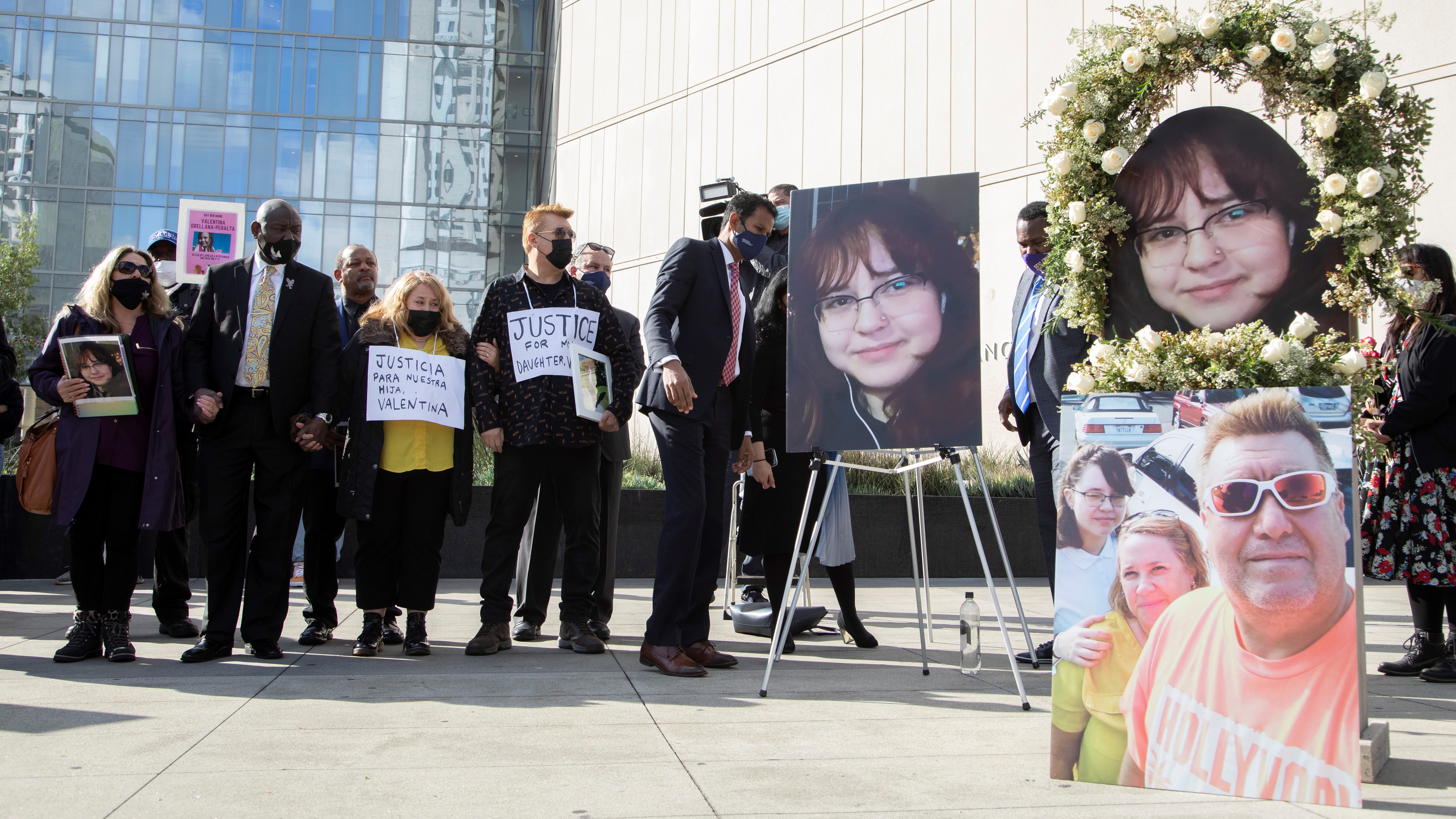 Valentina Orellana-Peralta családja és ügyvédjük sajtótájékoztatót tartott Los Angelesben.