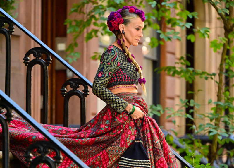 Carrie Bradshaw Frida Kahlo ihlette öltözékben