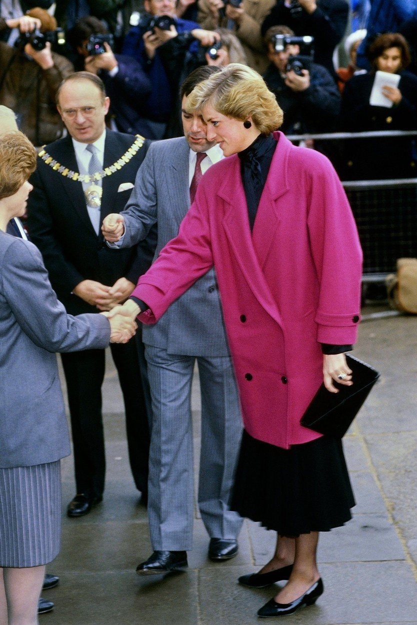 Diana hercegnő oversize kabátban