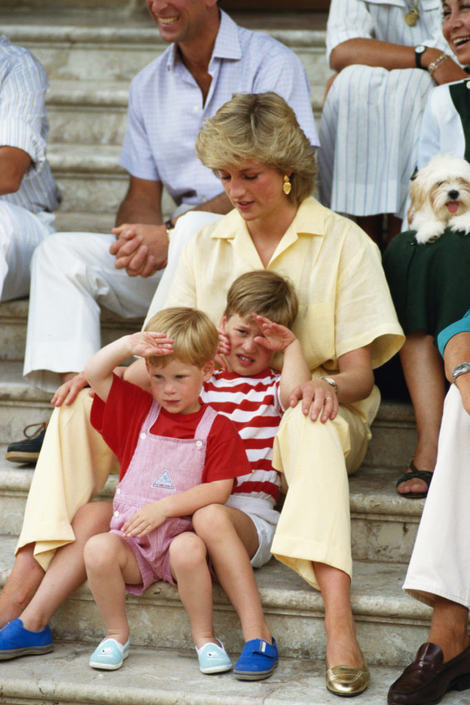 királyi család brit királyi család Vilmos herceg Diana hercegné Harry herceg