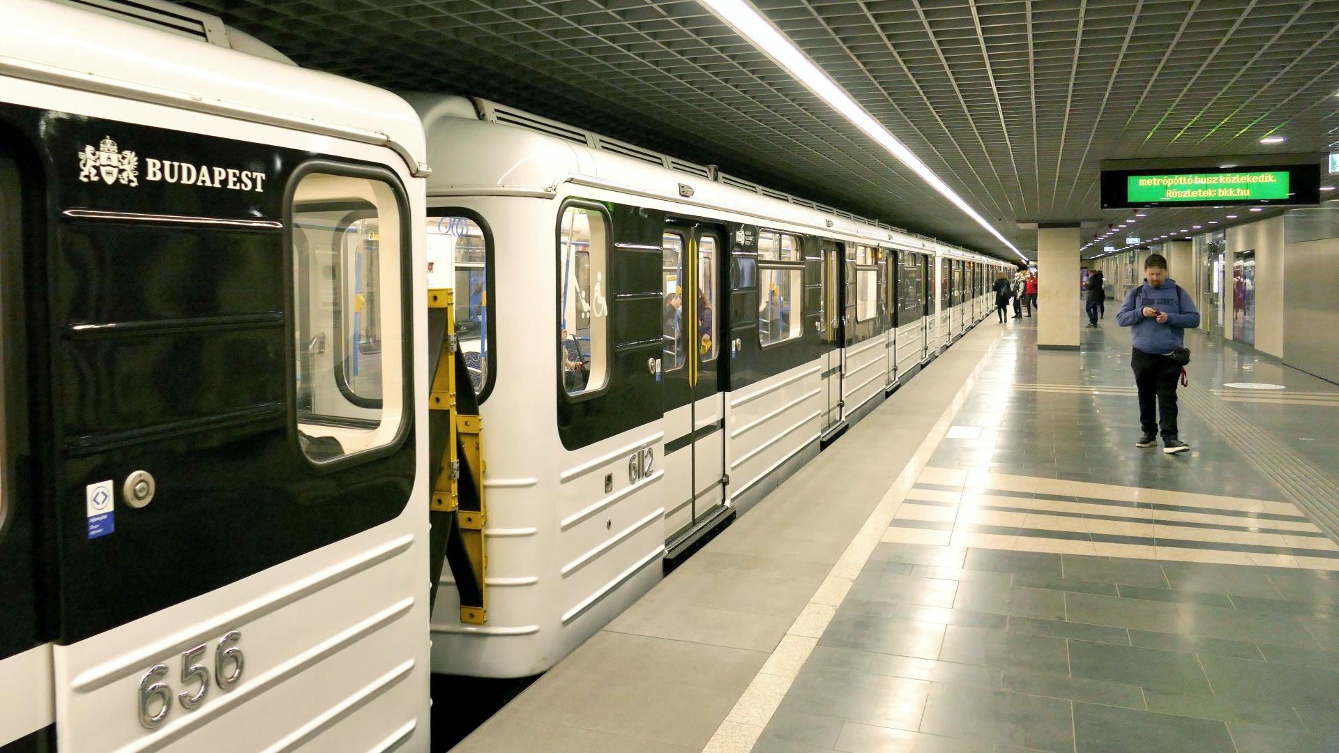 Szerelvény az M3-as metró vonalán