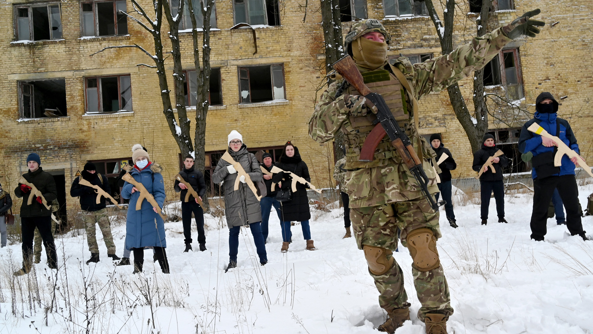 Ukrajna háborús konfliktus nők tanfolyam oroszország