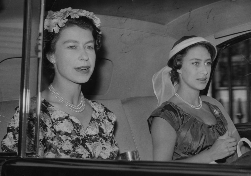 királyi család brit királyi család Margit hercegnő II. Erzsébet királynő
