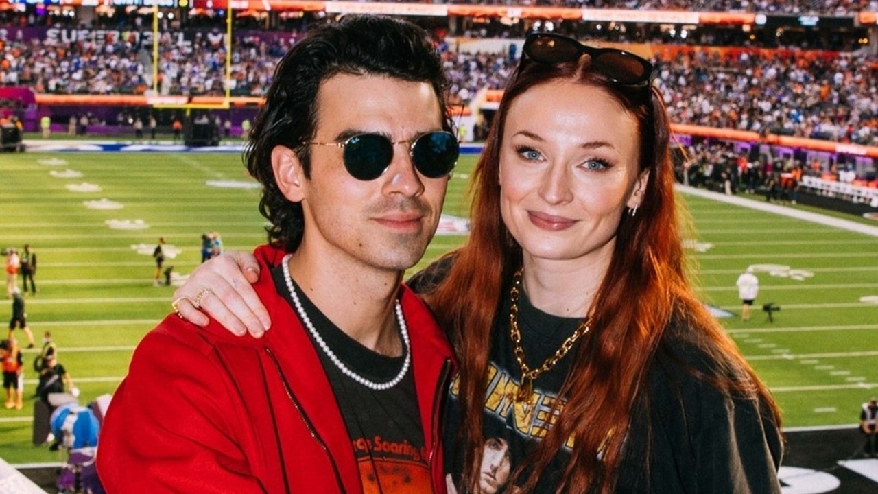 Sophie Turner és Joe Jonas a Super Bowlon
