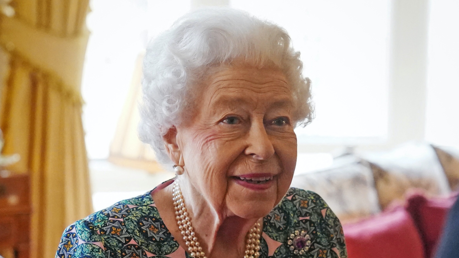 II. Erzsébet brit királynő audienciát tart a windsori kastélyban 2022. február 16-án