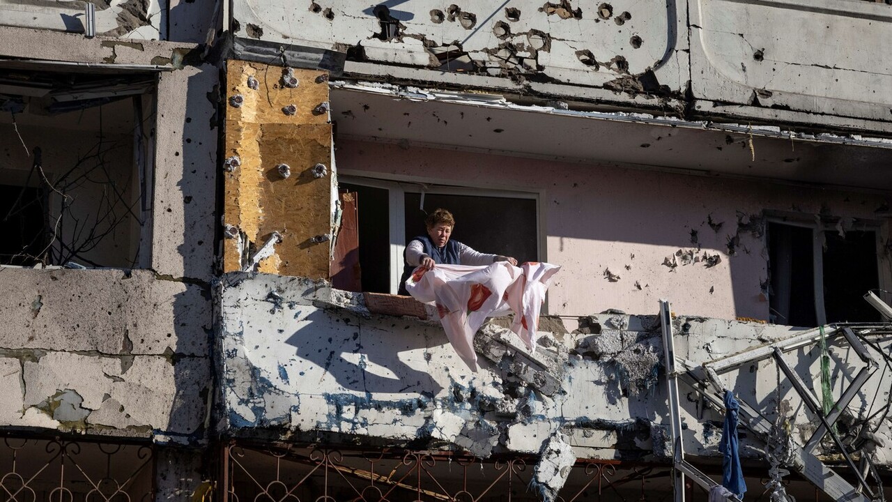 Kijev, lakóépület, bombázás, szőnyeg