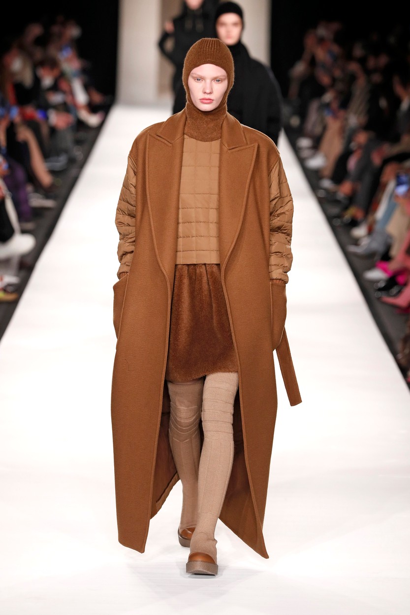 Max Mara camel kabát