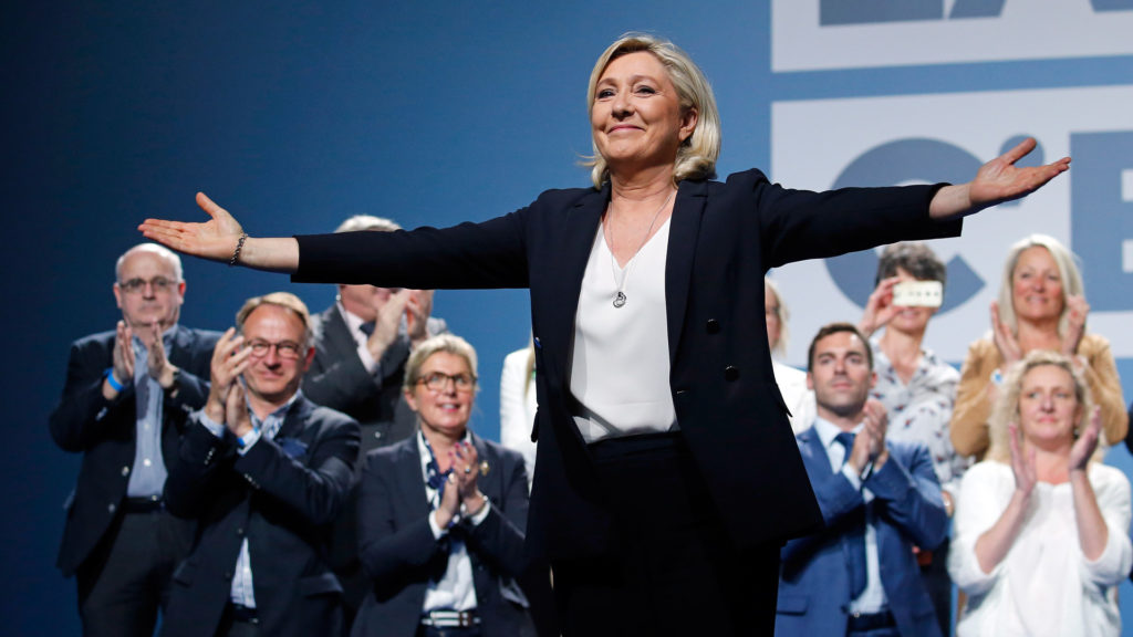 Európa retteg egy nőtől, akit nem szeretett az anyja, az apját pedig maga taszította el – A Marine Le Pen-portré