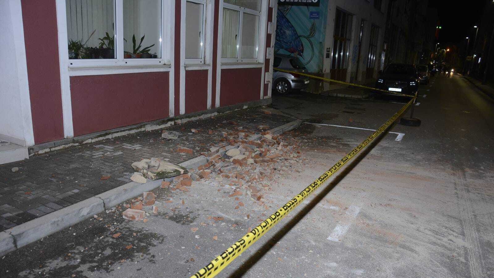 Földrengés okozta károk Mostarban (Fotó: Zeljko Milicevic/Anadolu Agency via Getty Images)