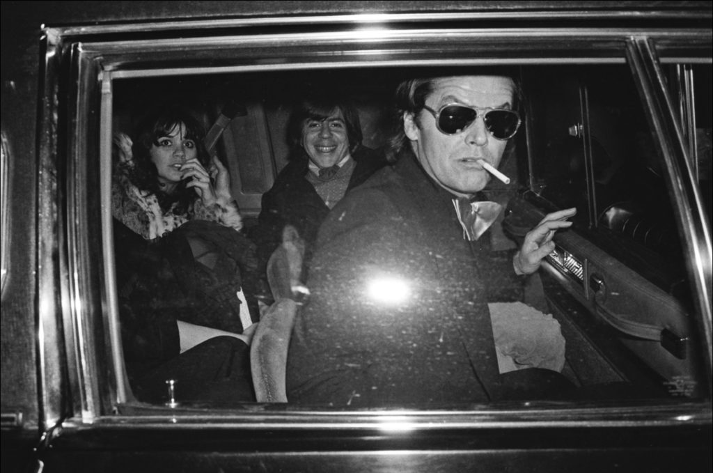 Jimmy Carter elnök beiktatási partija után Jack Nicholson, Linda Ronstadttal és Carl Bernsteinnel távozik egy washingtoni szórakozóhelyről, 1977. (Fotó: Allan Tannenbaum/Getty Images)