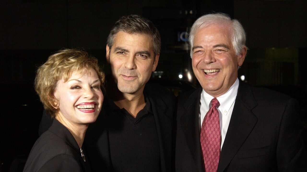 George Clooney édesapjával, Nick Clooneyval és édesanyjával Nina Warren Clooneyval