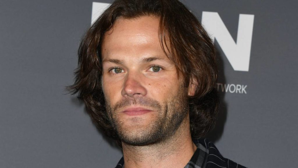 Súlyos autóbalesetet szenvedett az Odaát színésze, Jared Padalecki