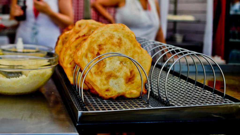 Ezer forint alatt nem lesz lángos idén a Balatonnál, nagyon megdrágult a nyaralás