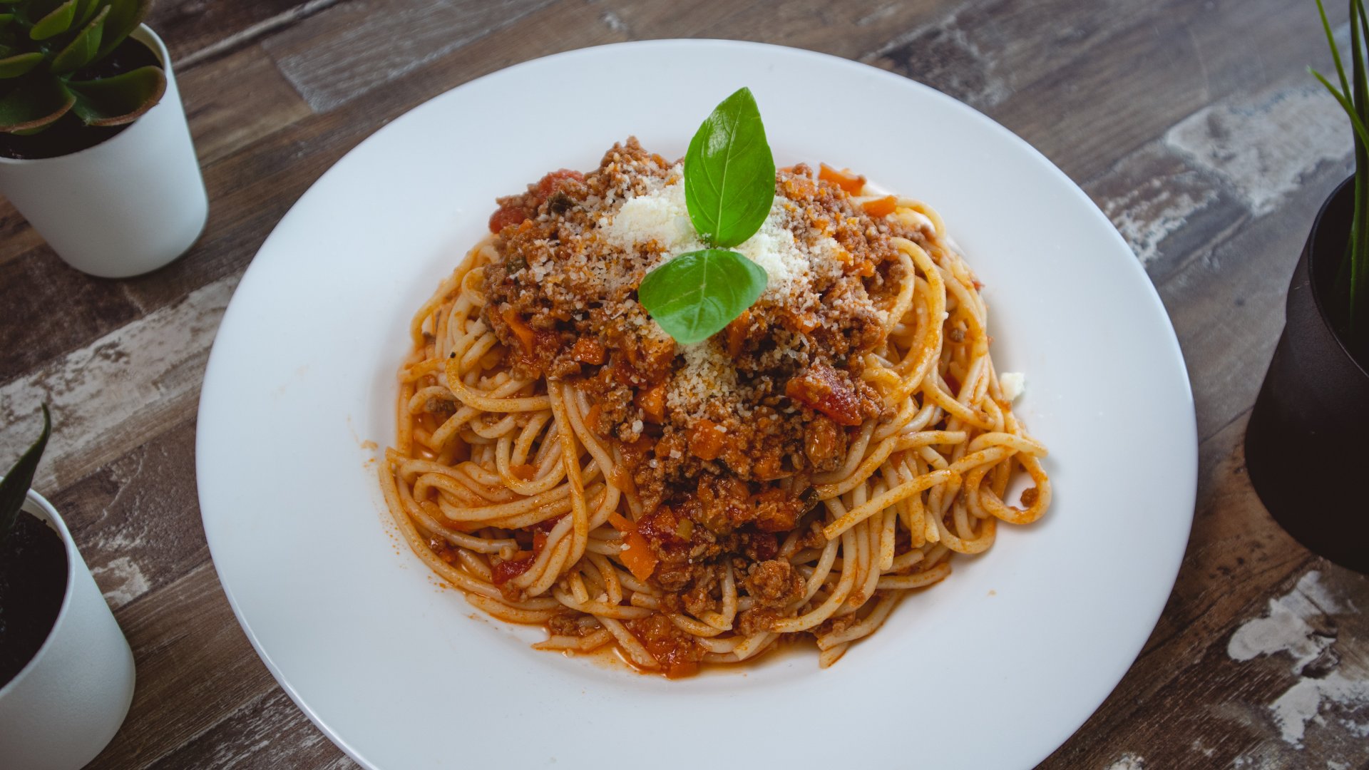 Bolognai spagetti a tányéron