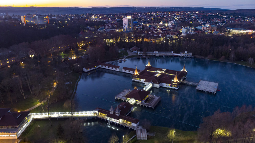 Élet a Balatonon túl: hosszú hétvége Hévízen