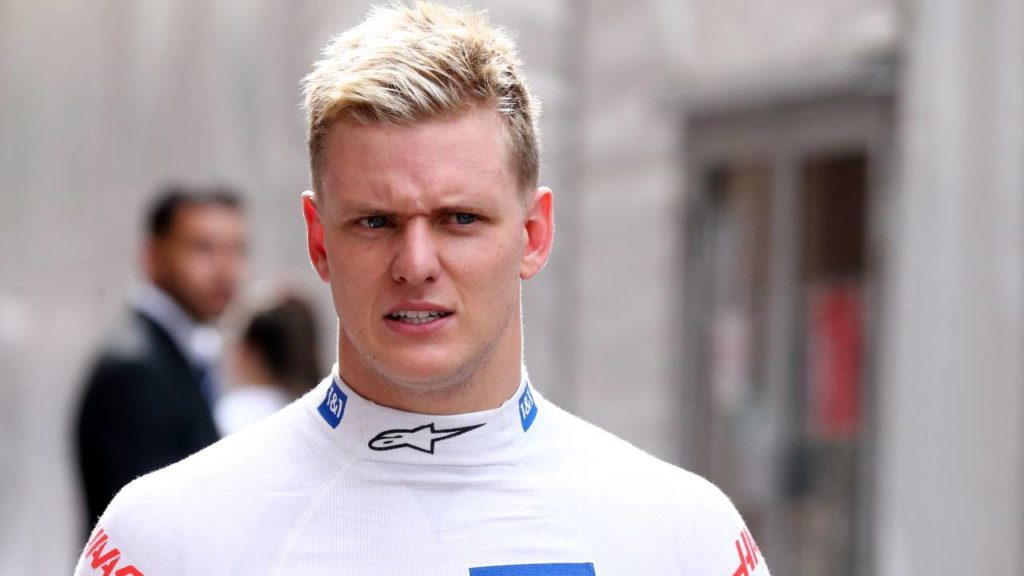 Forma-1: kettétört Mick Schumacher autója a monte-carlói versenyen