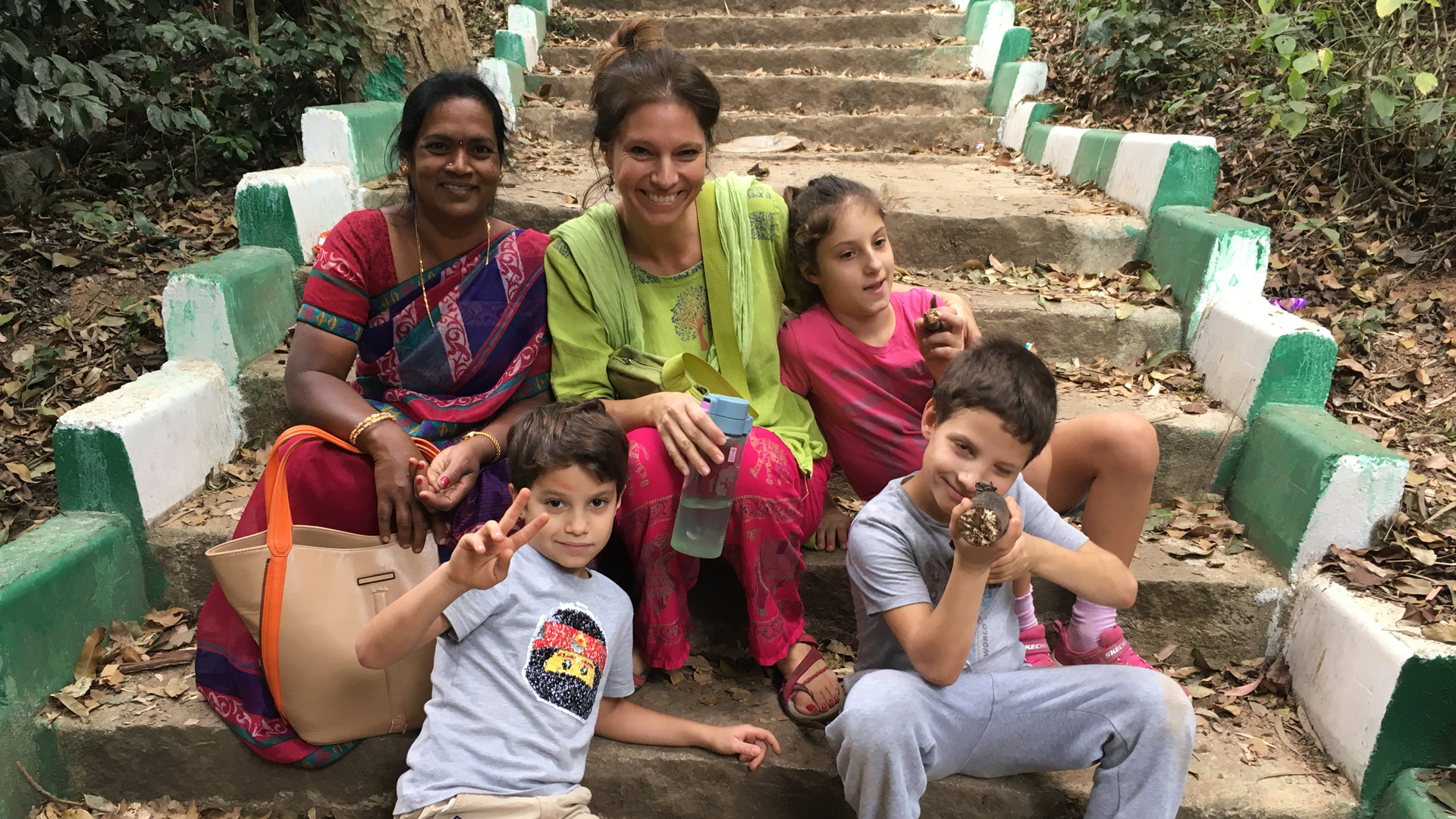 Dóra autista gyerekeivel ment Indiába