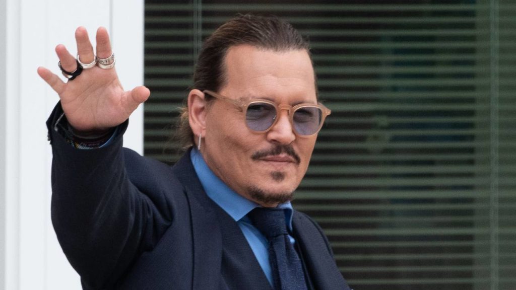 Johnny Depp ezúttal testi sértés vádjával áll bíróság elé