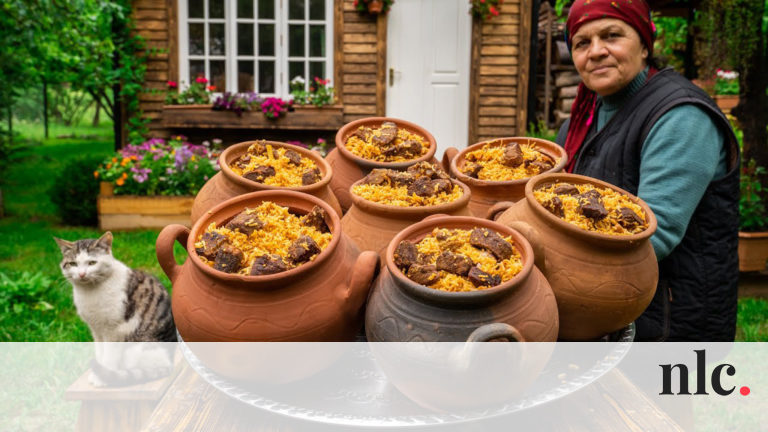 Jamie és Nigella is megirigyelheti ennek a néninek a főzős videóit: teljes relax, gyönyörű táj, hatalmas adagok