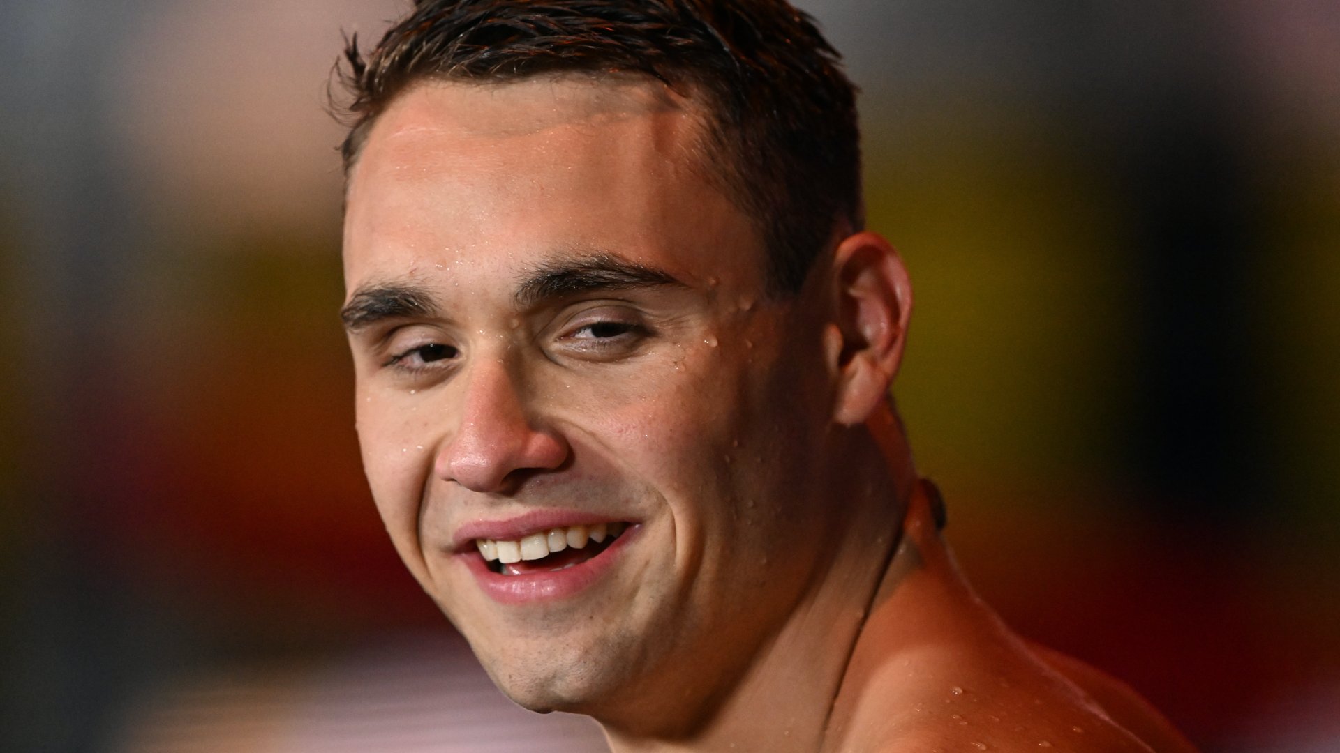 A gyõztes Milák Kristóf a férfi 200 méteres pillangóúszás döntõje után a vizes világbajnokságon a Duna Arénában 2022. június 21-én.