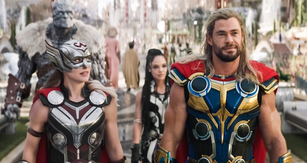 Chris Hemsworth, Tessa Thompson és Natalie Portman az új Thor filmben (Fotó: Profimedia)