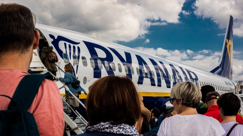 A Ryanair elárulta, hányan mondták vissza az utazásukat az extraprofitadó miatt