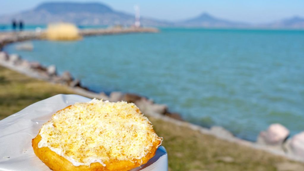 Messze nincs telt ház a Balatonon, visszaesett a belföldi turizmus