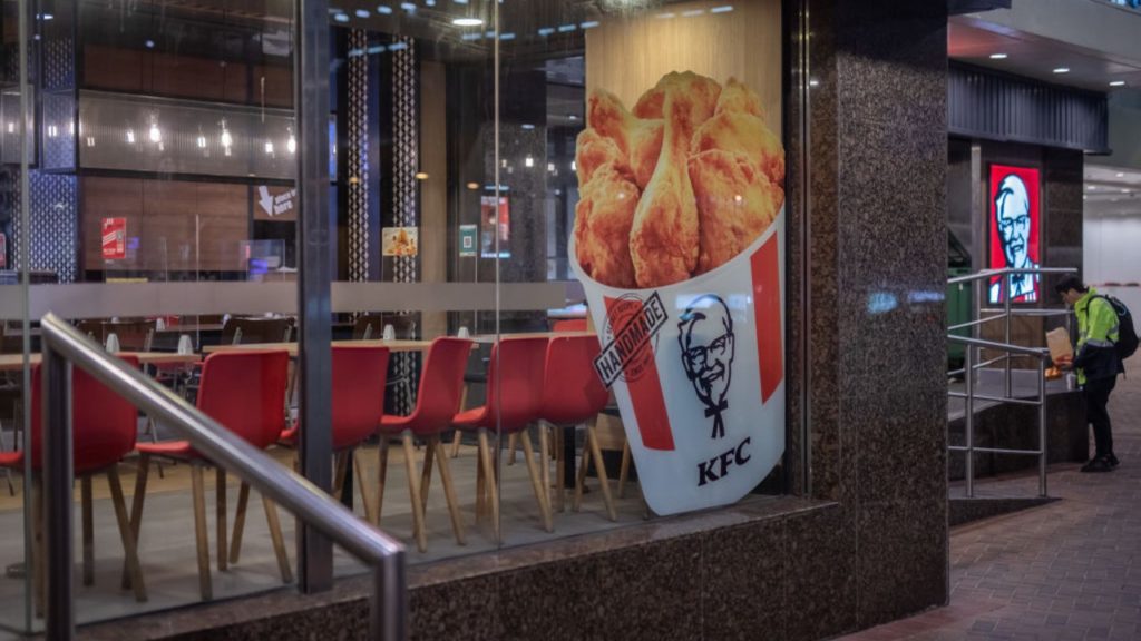 Bizarr ízű és színű szósszal rukkoltak elő a dél-koreai KFC-ben -videó