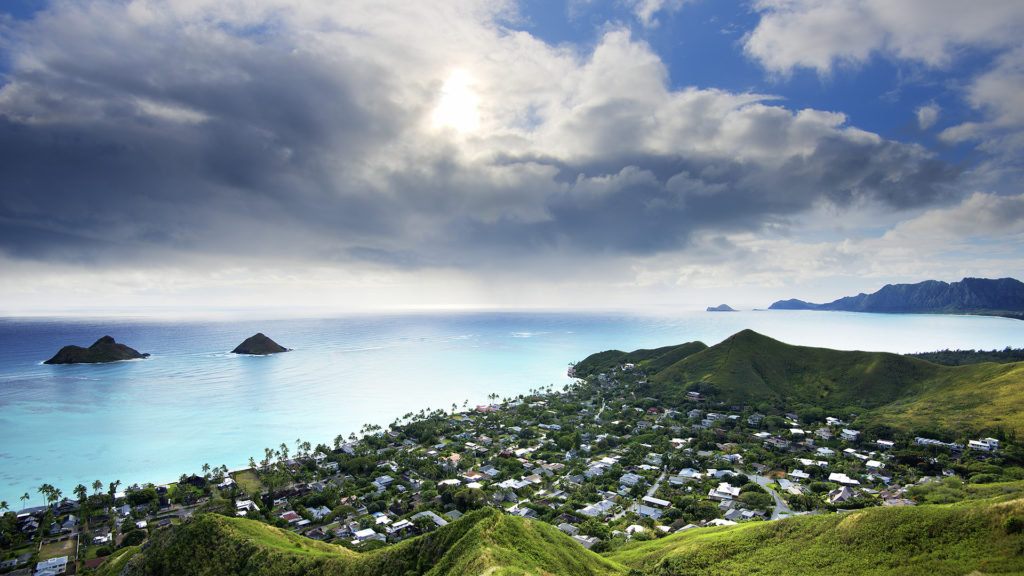 Egy fél várost és egy esküvőt elsöpörtek a hullámok Hawaii partjainál