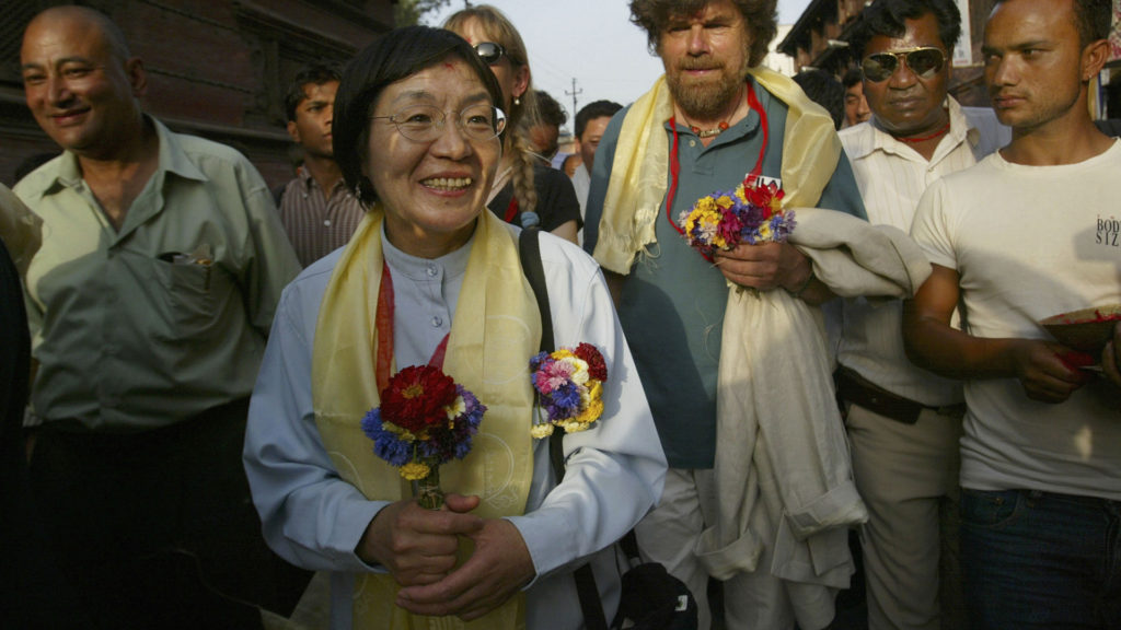 Junko Tabei, akit megpróbáltak visszazavarni a konyhába, de az egyik leghíresebb japán hegymászó lett