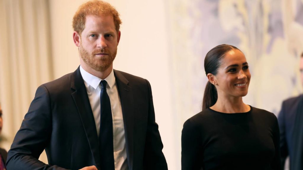 Meghan Markle vízzel kínált egy köhögő nőt, még emiatt is belekötöttek