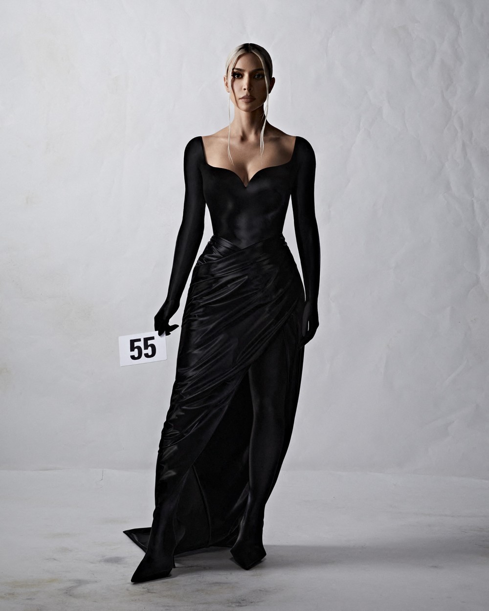 Kim Kardashian mint modell - Balenciaga Haute Couture 2022/2023 ősz-tél