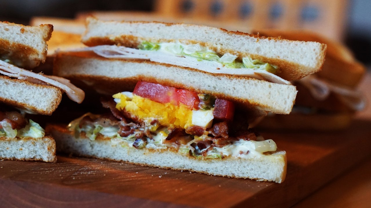Egy jó szendvicset is el lehet rontani, ha rosszul vágjuk fel (Illusztráció: Pexels.com)