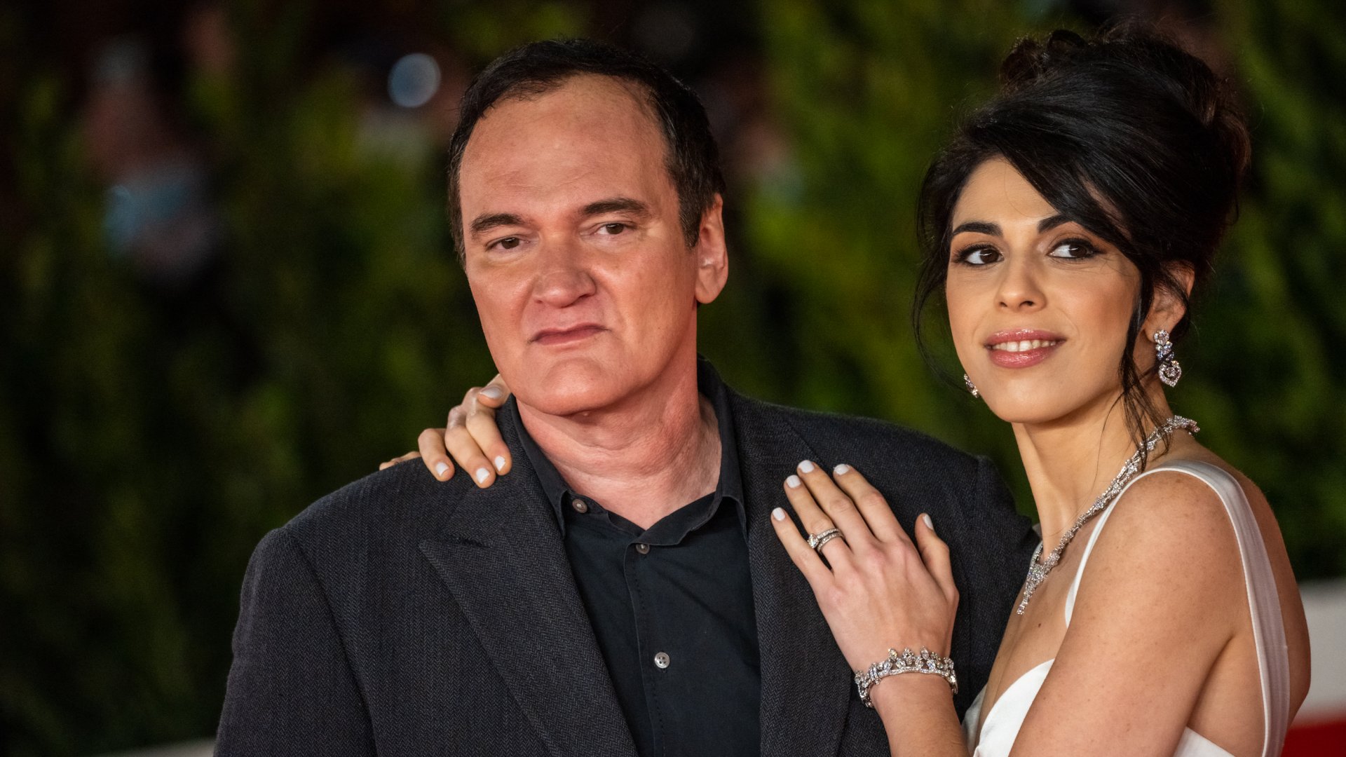 Quentin Tarantino és Daniella Pick 16. római filmfesztiválon 2021. október 19-én
