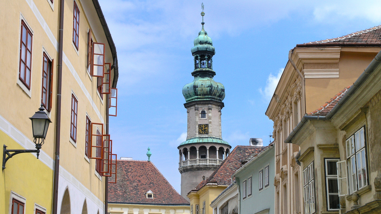Sopron történelmi belvárosa, Kolostor utca, Tűztorony