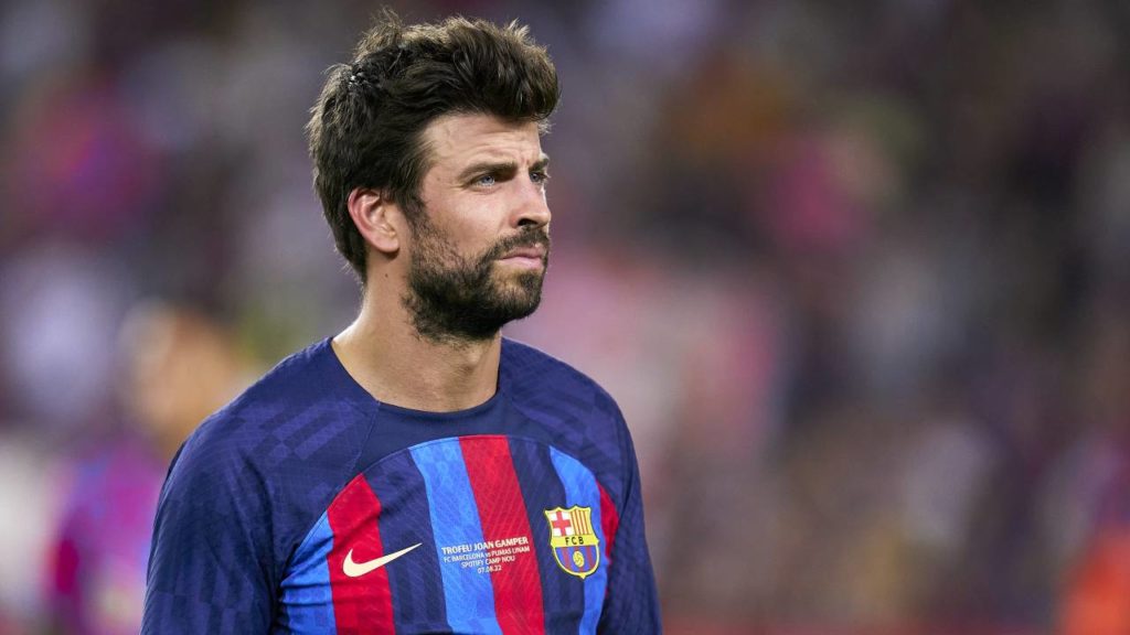 Szakítása után a beosztottjával randizik Gerard Piqué