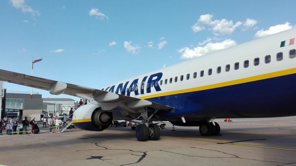 A Ryanair egyik gépépre szállnak fel az utasok