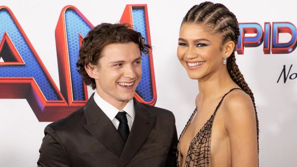 Videón, ahogy Tom Holland és Zendaya Budapesten sétálgat