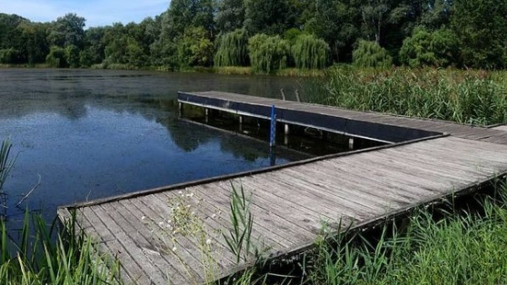 Elképesztő holmik bukkantak elő a kiszáradt Vekeri-tó medréből