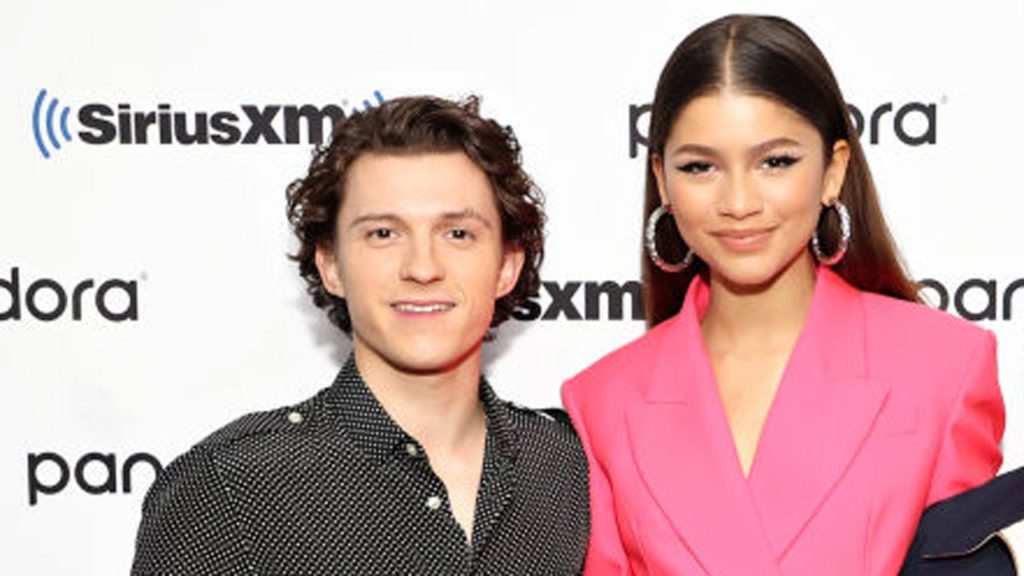 Zendaya és Tom Holland a Duna-parton rollerezett – fotó